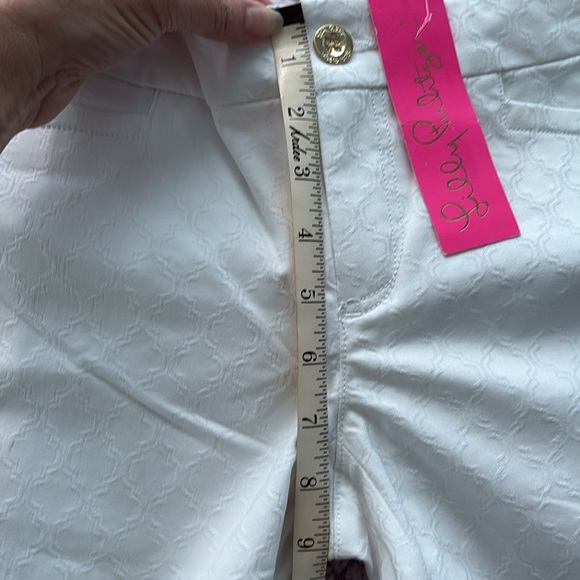 Lilly Pulitzer skinny ankle pants. Size 4 compliments any blouse. - Picture 8 of 8